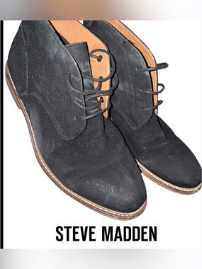 Men’s- Sz 11- Steve Madden Black Suede Chukka Boots